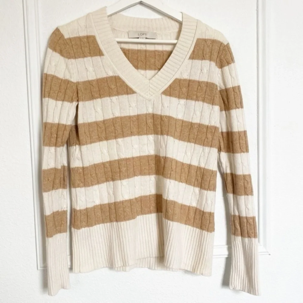Ann Taylor Loft Rabit wool blend ribbed cable knit V neck sweater